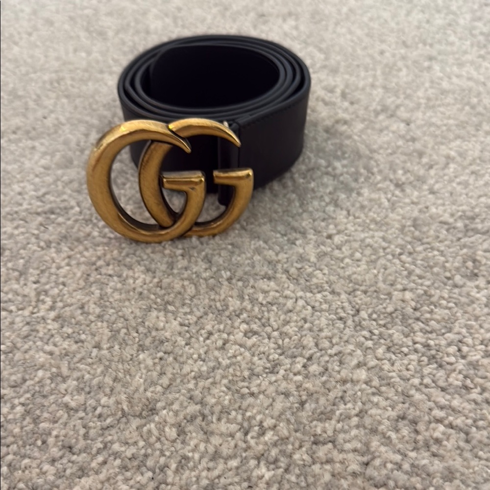 Gucci Black Leather Belt with Gold GG Buckle